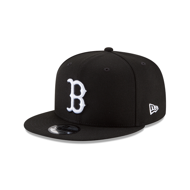 Boston Red Sox Black & White 950 Adjustable Black Snapback New Era Cap - NWT