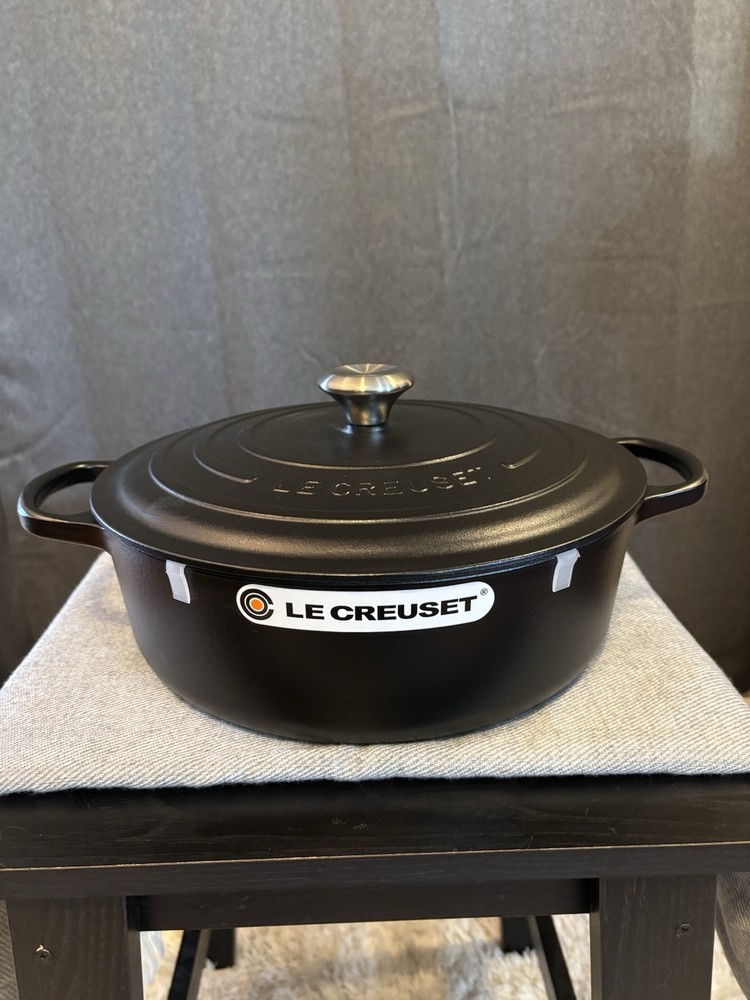 Le Creuset 6.75 qt Enameled Cast Iron Round Dutch Oven in Licorice