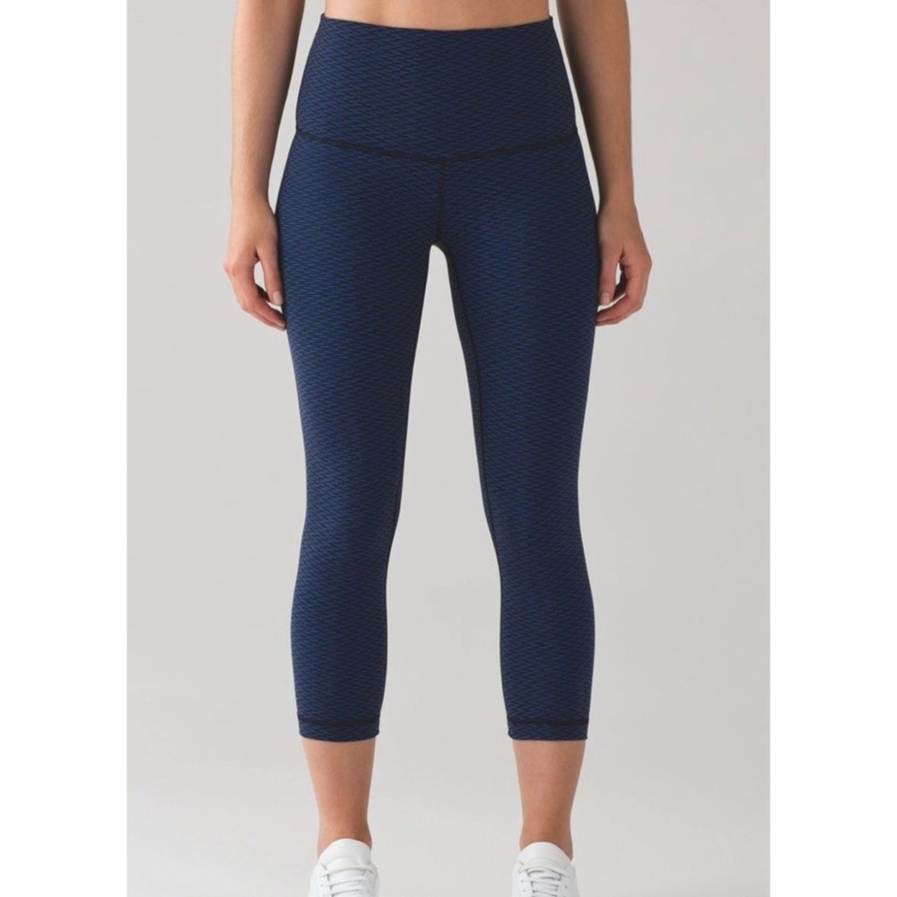 Lululemon Wunder Under Crop Black & Blue Pattern Legging Sz 2