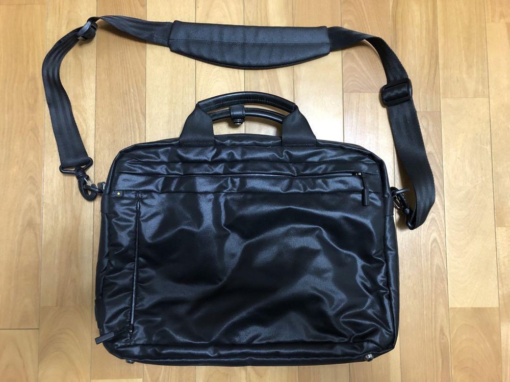 ace. Business Shoulder Bag