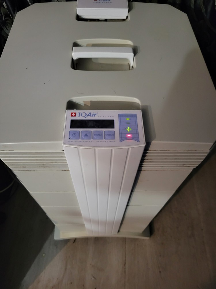 IQ Air Health Pro Series NE Air Purifier white. Pre-owned. No remote. (A02)