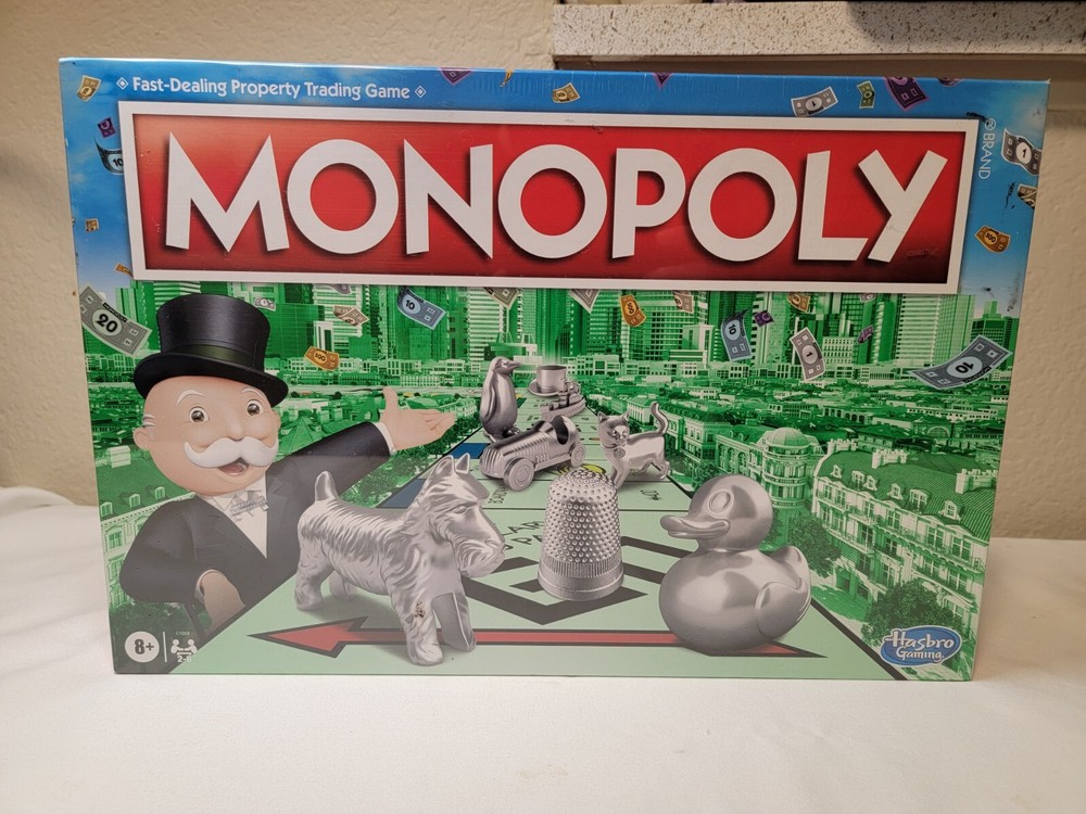 Hasbro Gaming Monopoly C1009 Classic Board Game Sealed
