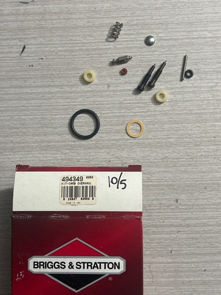 Briggs & Stratton Carburetor Repair Kit 494349 D70