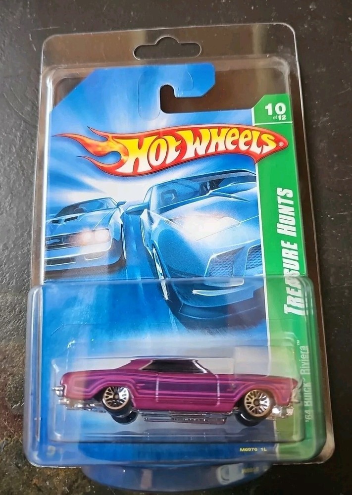 Hot Wheels Super Treasure Hunt '64 Buick Riviera Pink w/Protector