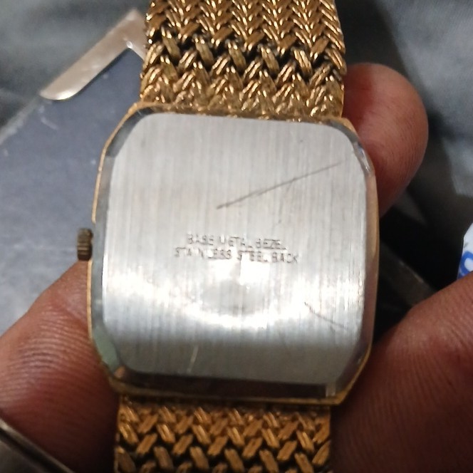 Dufonte Lucien Piccard Quartz Analog Wristwatch Gold Metal Bracelet Square Dress