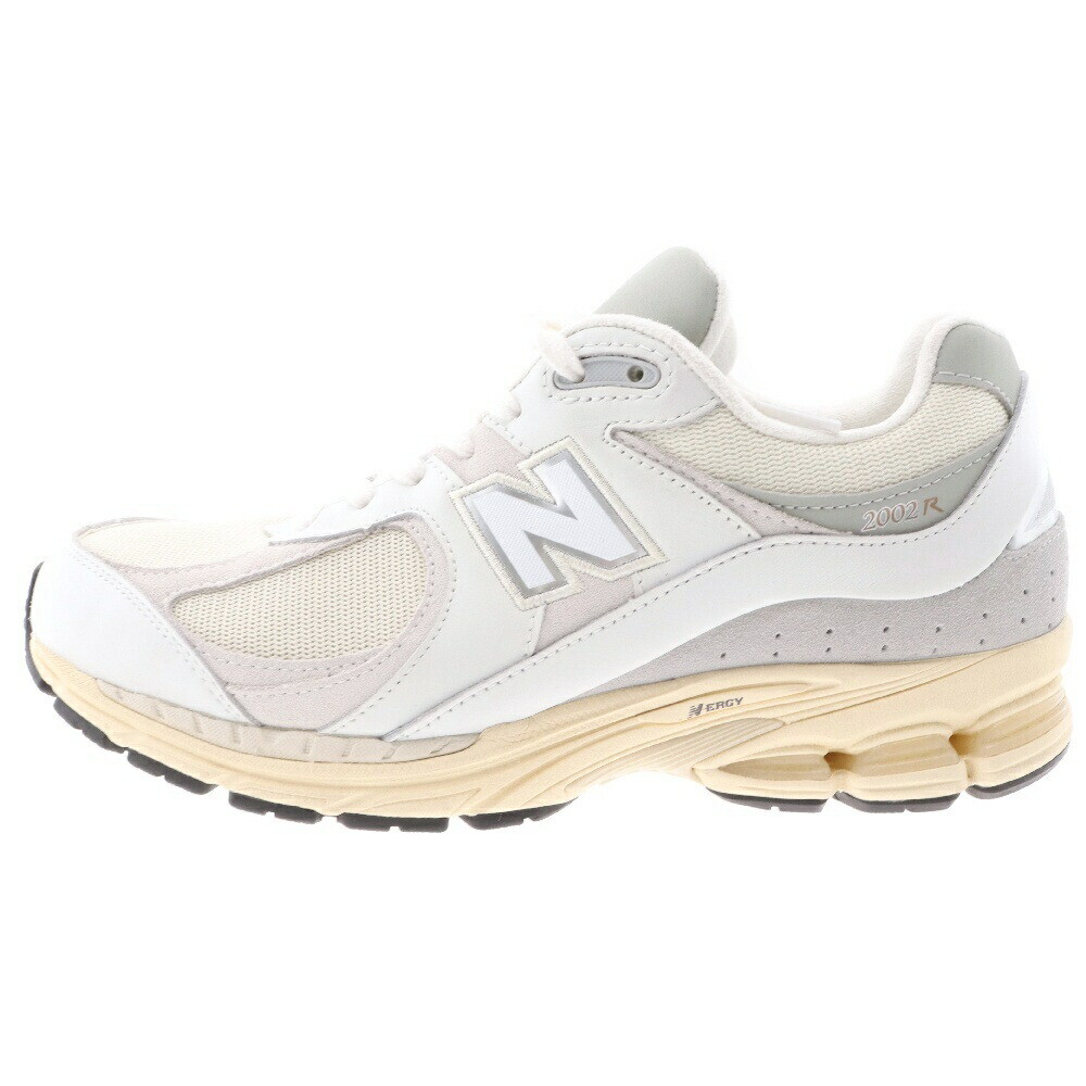 Men 9.5US New Balance Size M2002Ria Low-Cut Sneakers Shoes White US9.5  Cond