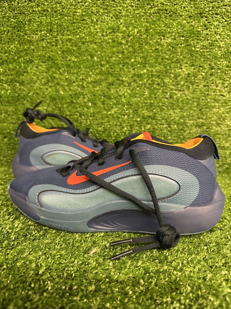 Nike IsoFly Big Kids' Basketball Shoes 4Y