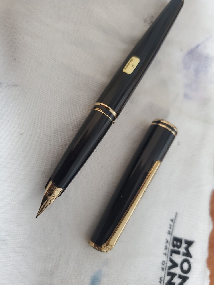 Montblanc Classic 14k Fountain Pen