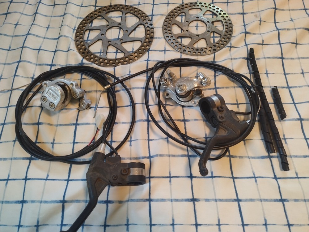 Razor MX500 Dirt Bike High-Performance Brakes