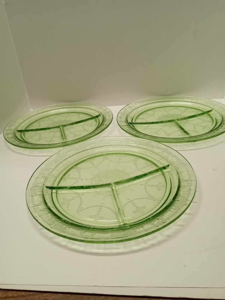 Cameo Grill Plates, lot of 3, Green 10.5” Excellent Condition