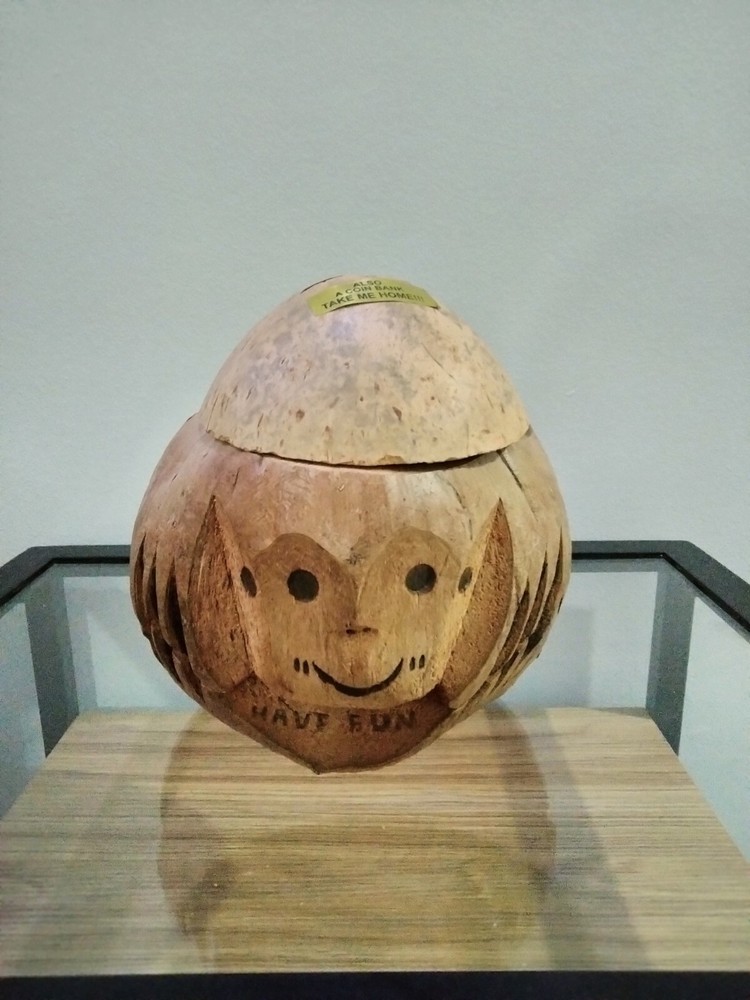 Banco de monedas tallado a mano diseño psicodélico decoración coco divertirse único en su clase