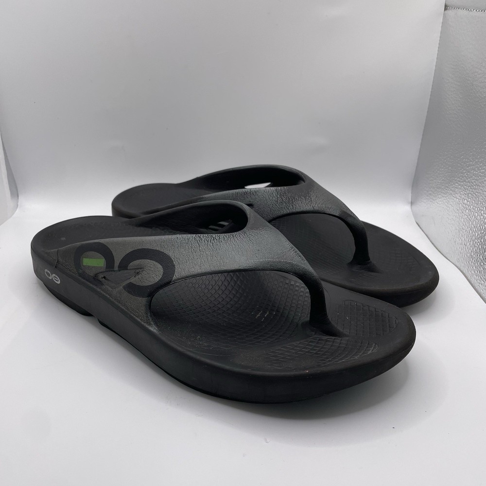 Oofos Recovery Sandals Men's Size 8 Black Comfort Thong Open Toe Beach Summer