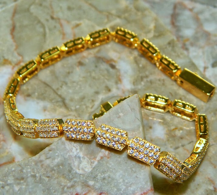 Beautiful White Topaz 925 Sterling Silver plated with gold BRACELET 7 1/2