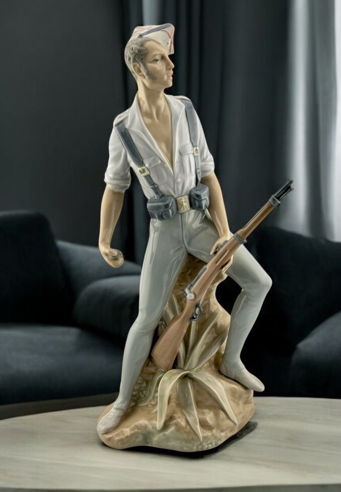Lladro Daisa Spanish Legionary Figurine with Military Garrison Cap Retired Collectible