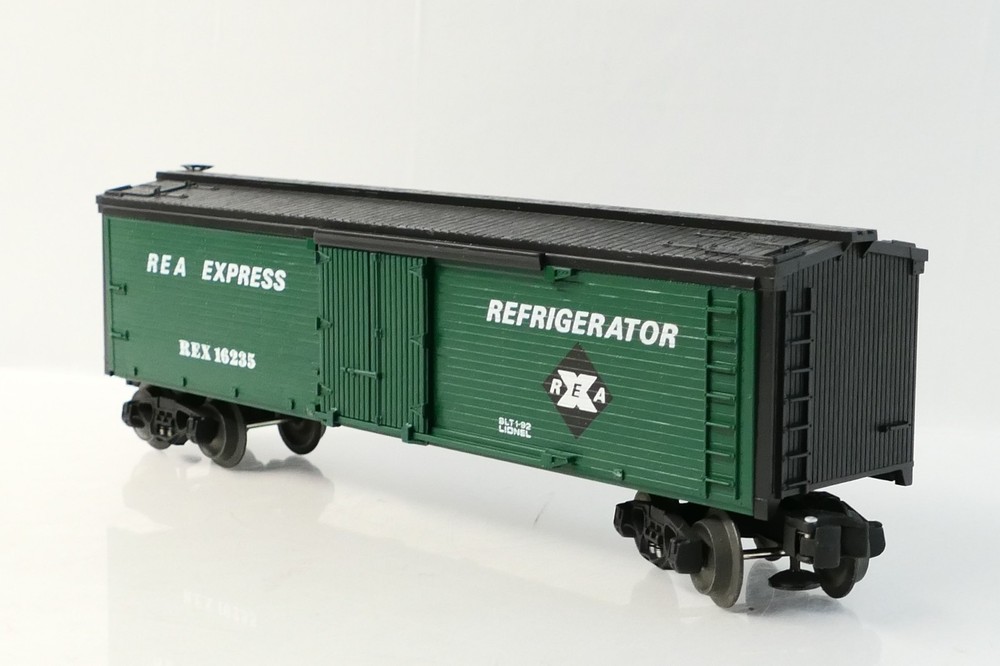 Lionel 16235 O Scale Railway Express Agency Reefer Rolling Stock