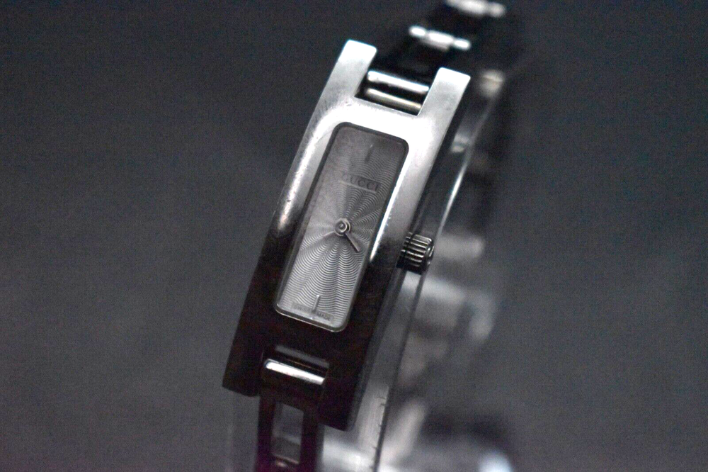Gucci 3900L Vintage Swiss Quartz Watch White Dial Ladies Rectangle Mint Condition