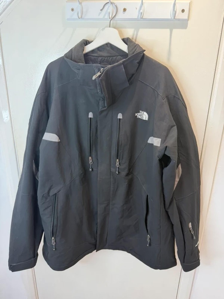 The north face Recco Apex vintage ski jacket, size XXL. reflective.