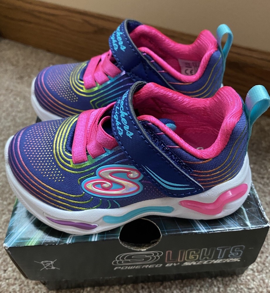 New Toddler/Baby GIRLS SKECHERS SIZE 5 SHOES LIGHT UP WAVY BEAMS