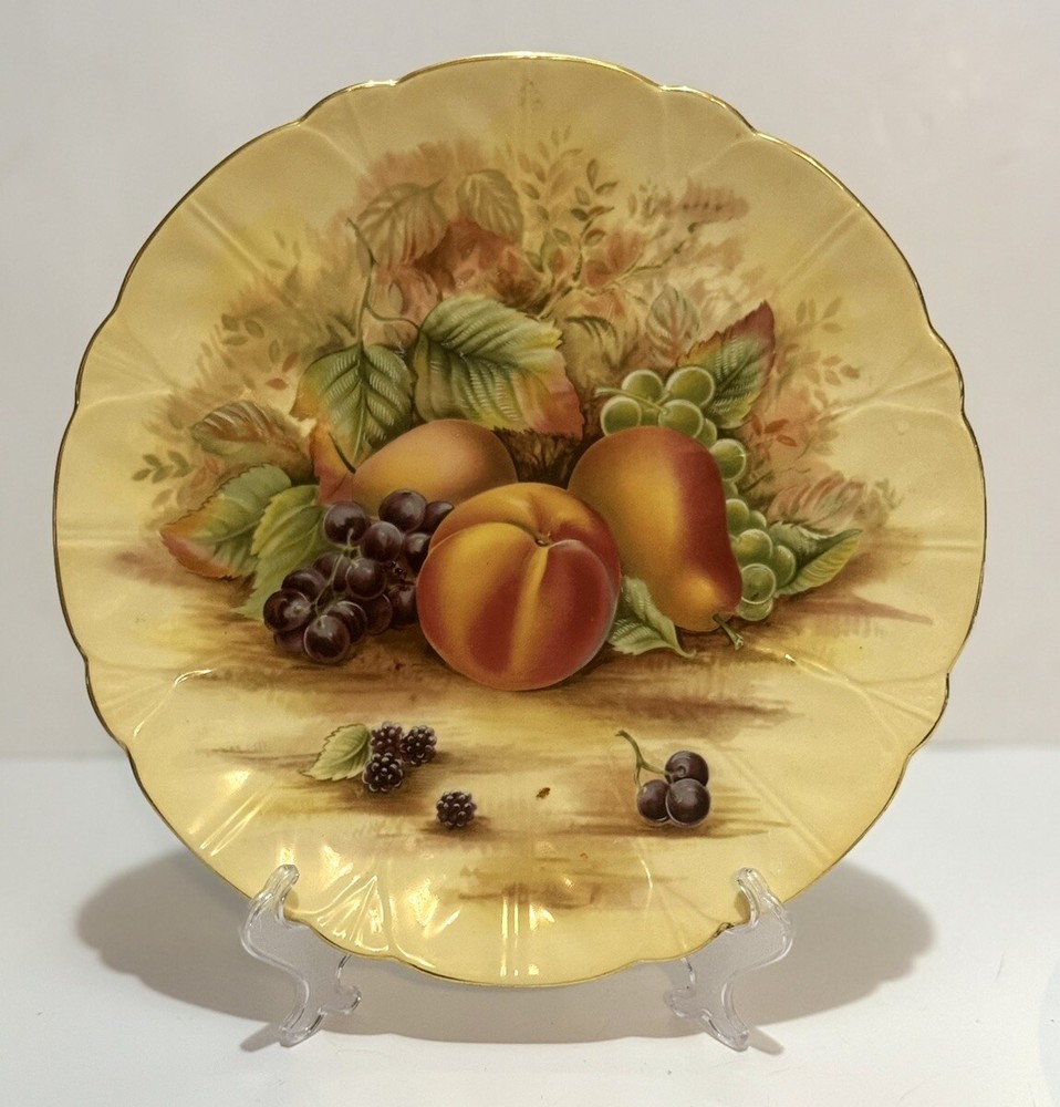 Aynsley England Bone China Gold Orchard Gold Dinner Plate Fruit Grapes 10.5