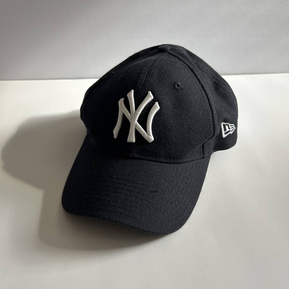 New York Yankees Baseball Hat Cap New Era Black Fan Favorite OS Adjustable