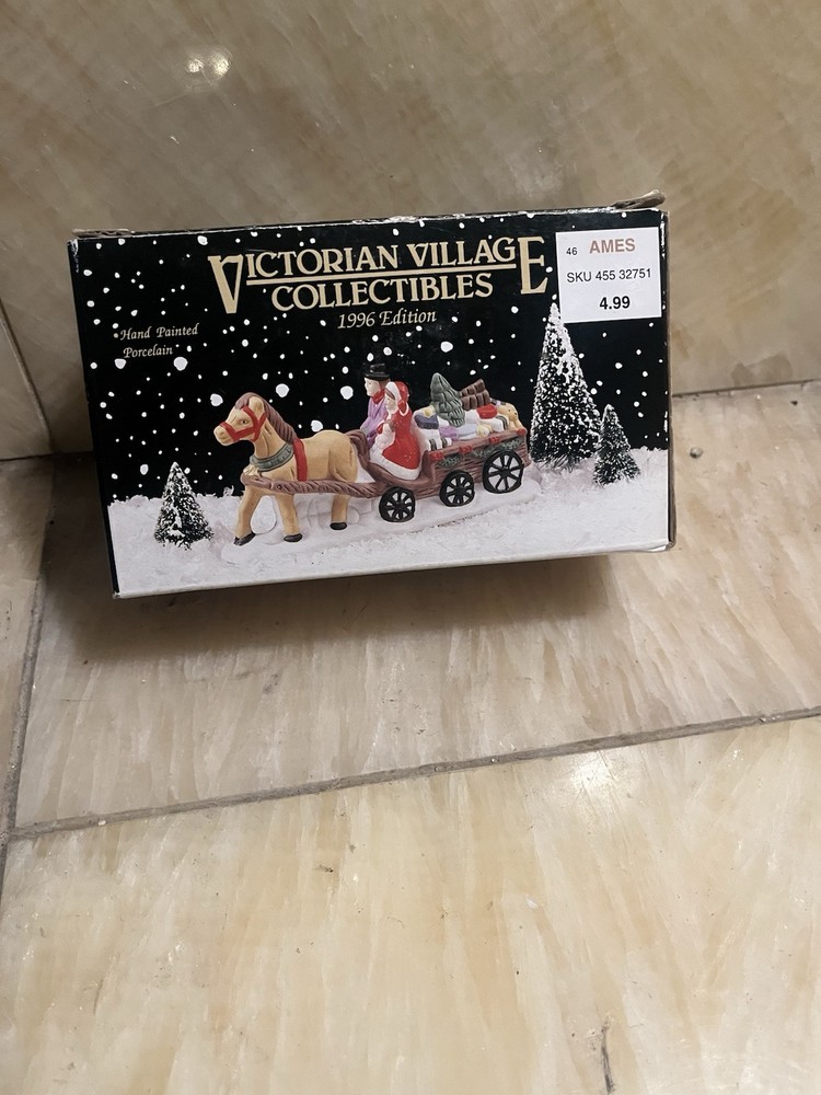 Victorian Village Old Town Carriage Porcelain Figurine 1996 Collectible