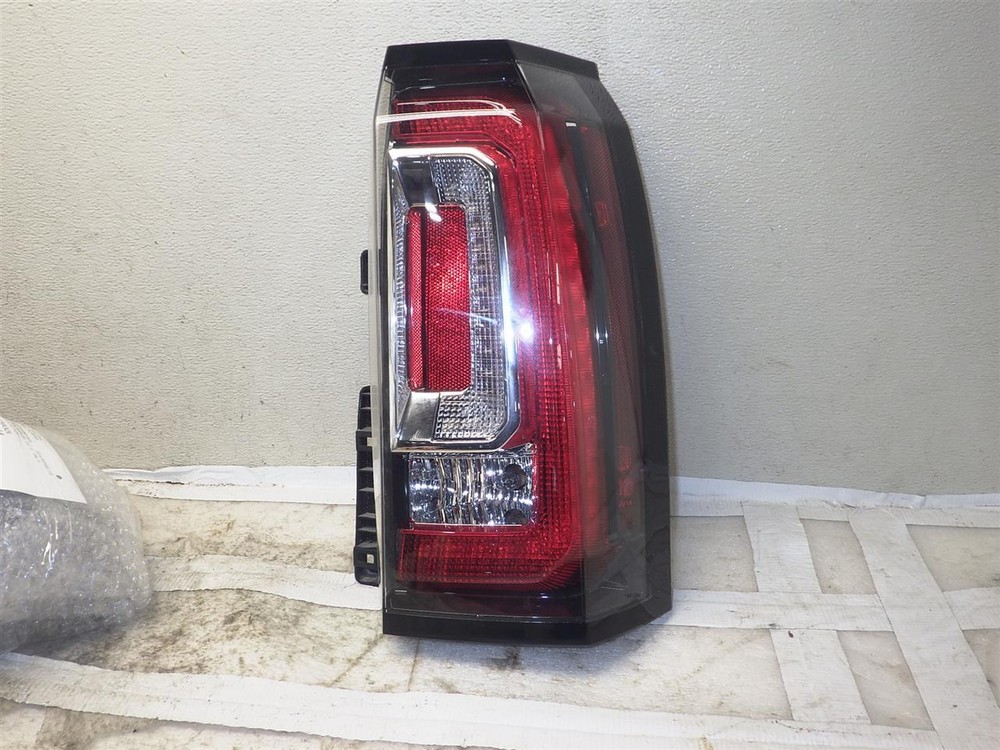Gmc Yukon 2015-2020 Right Tail Light Assembly 84536243 84721531 R01660345
