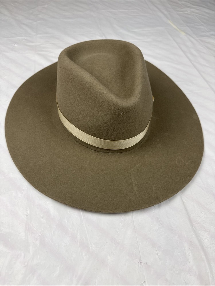 Silver Belly Twister Flat Brimmed Womens Hat Size M