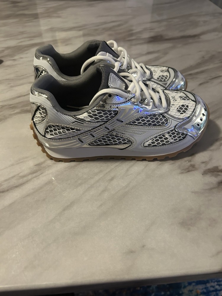 Bottega Veneta Luxury Leather Sneakers for Men and Women