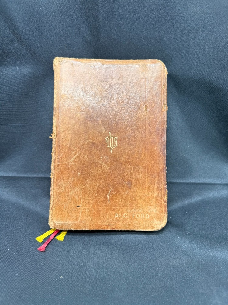 Vintage 1960s Catholic Sunday Missal Leather Bound Daughters of St Paul Vatican II Edition