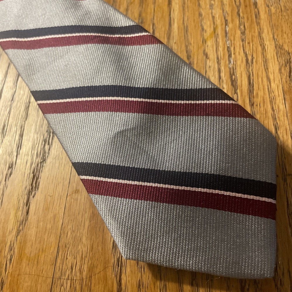 Vintage EUC Chukker’s Tiesmiths Repp Silk Tie Regimental Stripe USA Made Necktie