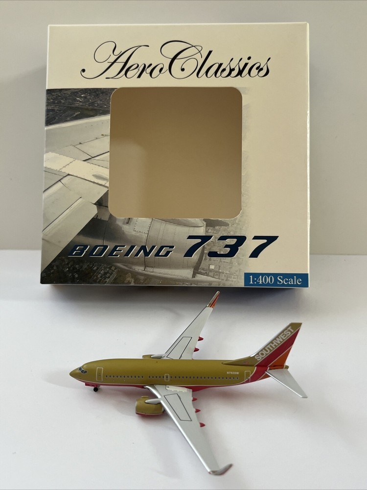 1:400  Aero Classics  Southwest Airlines B 737-700 Mustard Livery !!