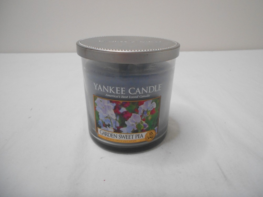 Yankee Candle Garden Sweet Pea 7 oz White Label HTF Rare Medium Jar