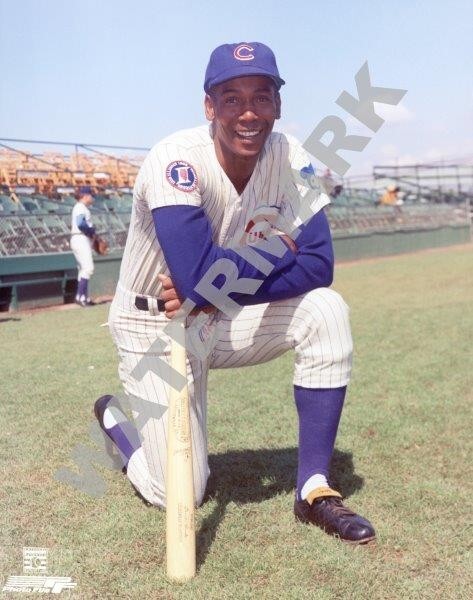 ERNIE BANKS Chicago Cubs Glossy 8 x 10 Photo Poster