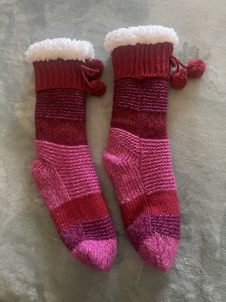 Women Sherpa Fleece NWOT Thermal Fuzzy Warm Home Slipper Socks Foot Grips 1 Sz M