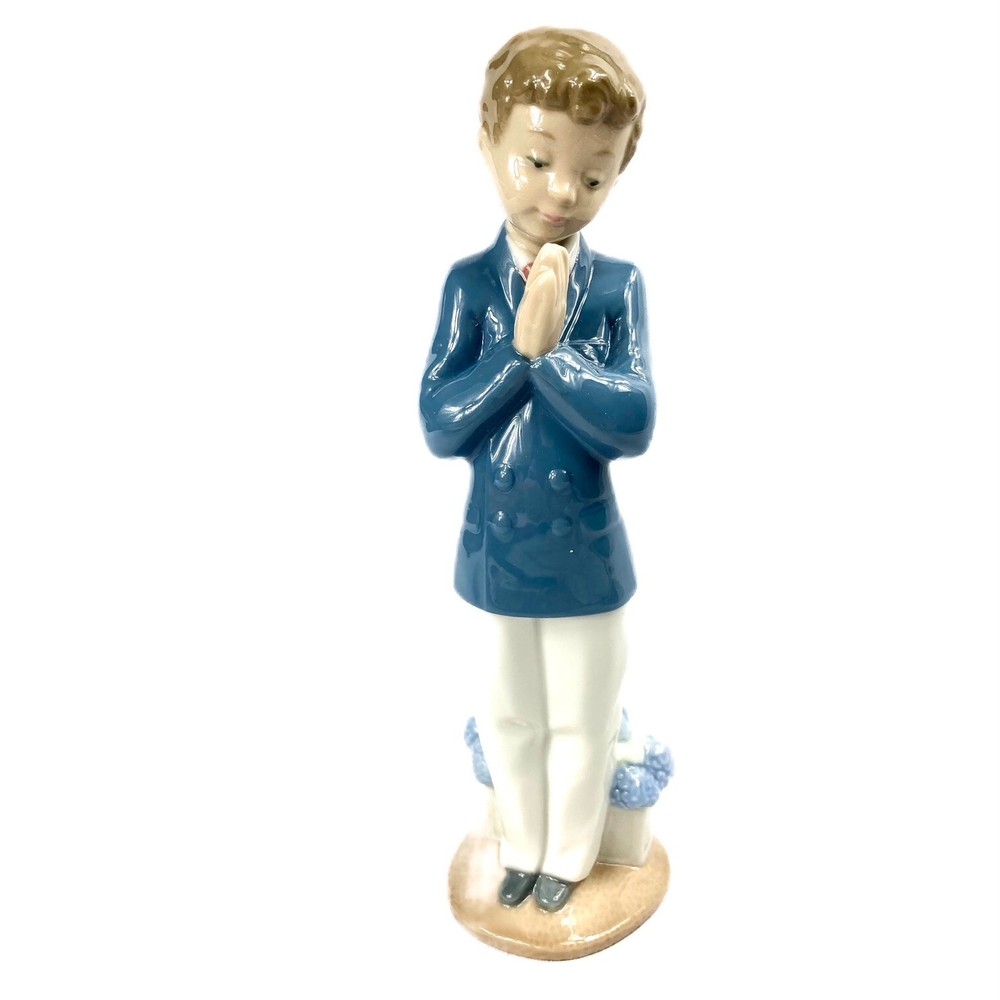 Handcrafted Nao Lladro Time to Pray Boy figurine for Communion Confirmation with original box