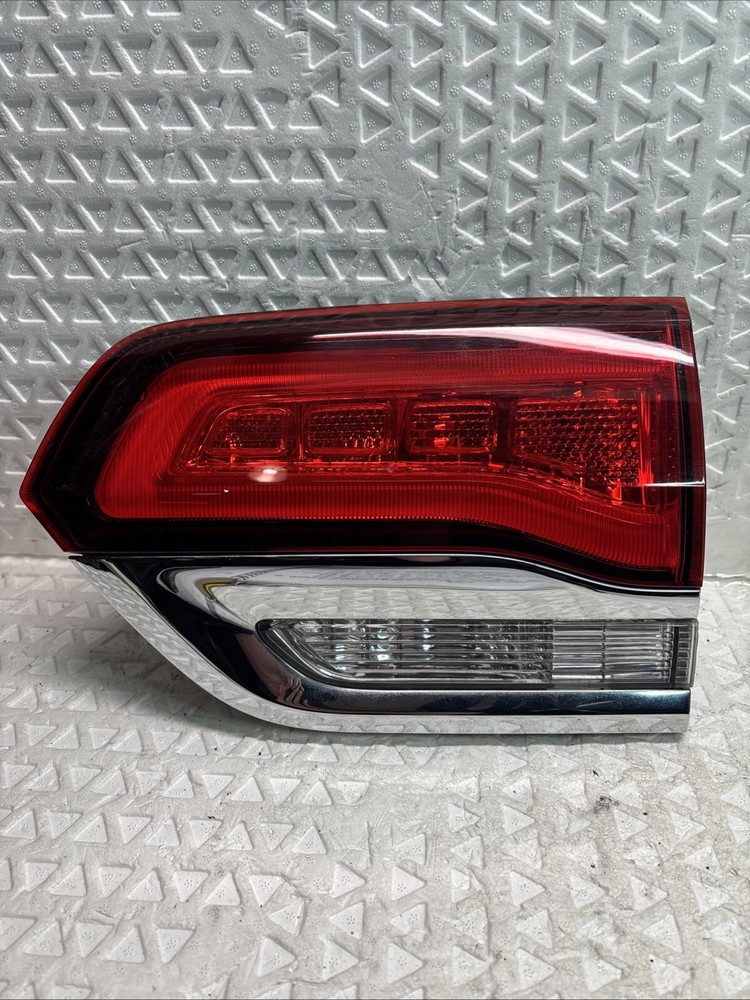 2014-2020 Jeep Grand Cherokee Right Pass Inner Lid Tail Light OEM