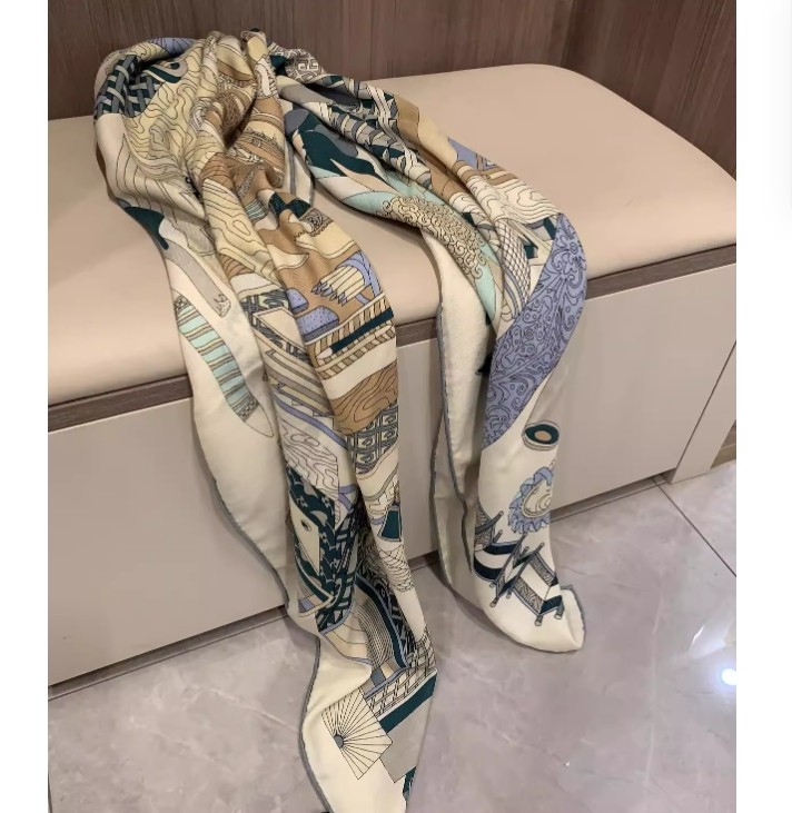 New Boutique 70%Cashmere 30% Silk Painter's Treasure Chest Print Scarf Shawl 53
