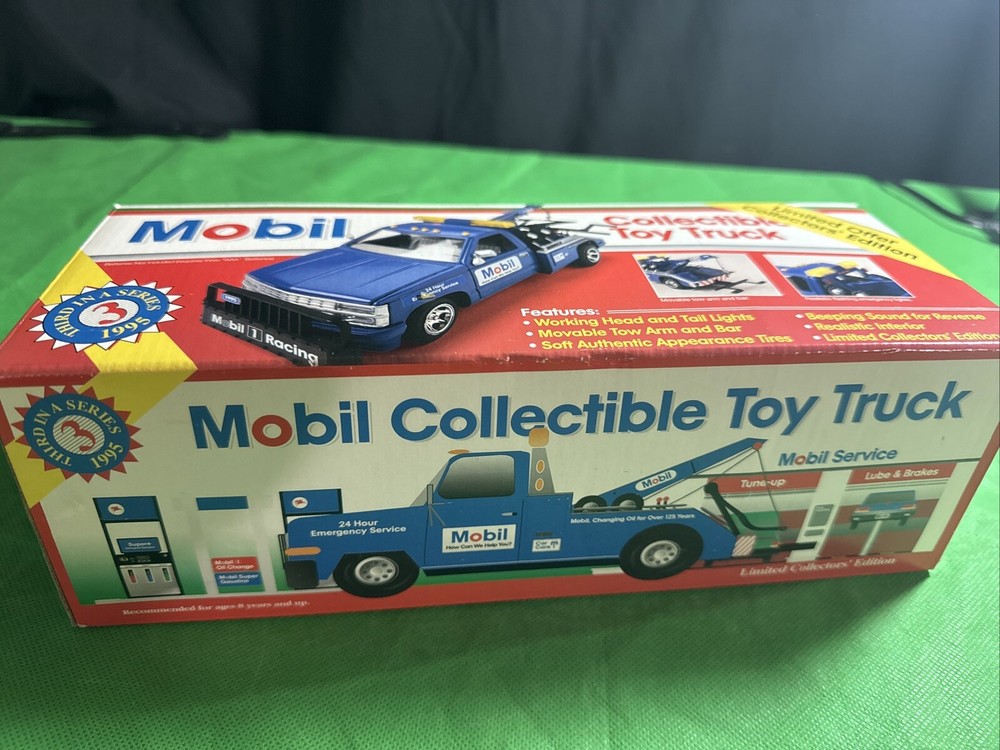 Mobil Limited Edition Collectible Battery Toy Tow Truck 1995 3rd Series 1:24 NIB