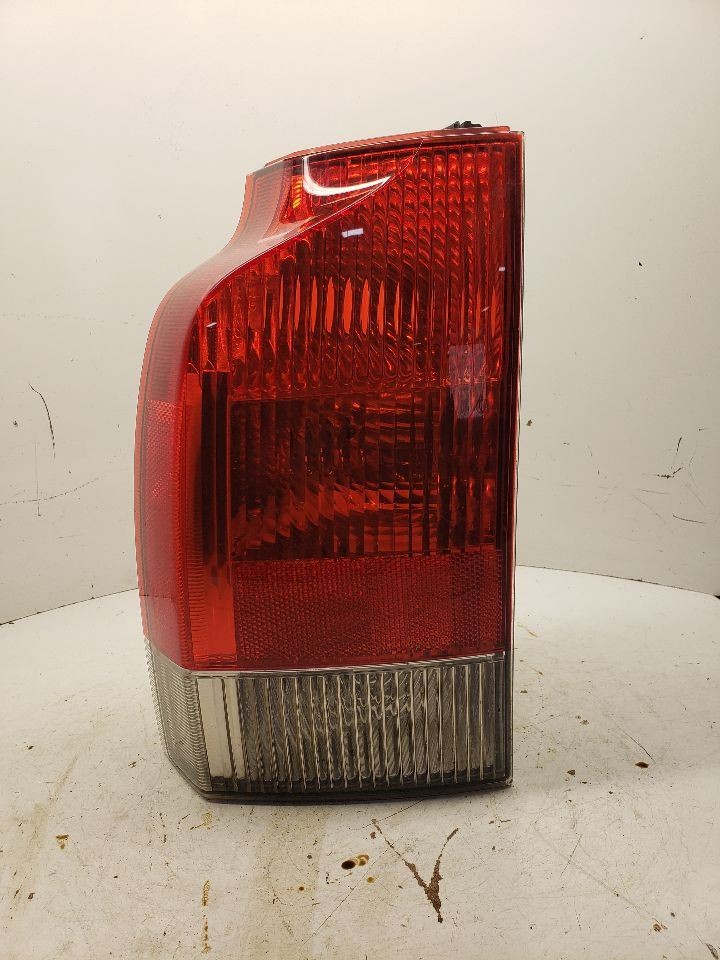 Driver Left Tail Light for 01-04 Volvo 70 Series Wagon Lower 1349266