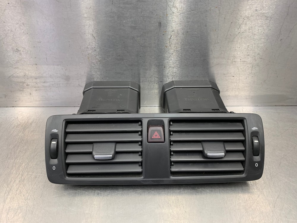2010 VOLVO V50 C30 C70 S40 DASHBOARD CENTRE AIR VENT GRILLE