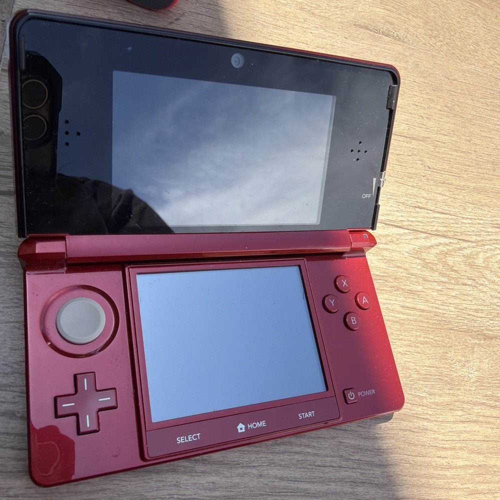 Nintendo 3DS Handheld Game Console Only CTR-001 Black/Red