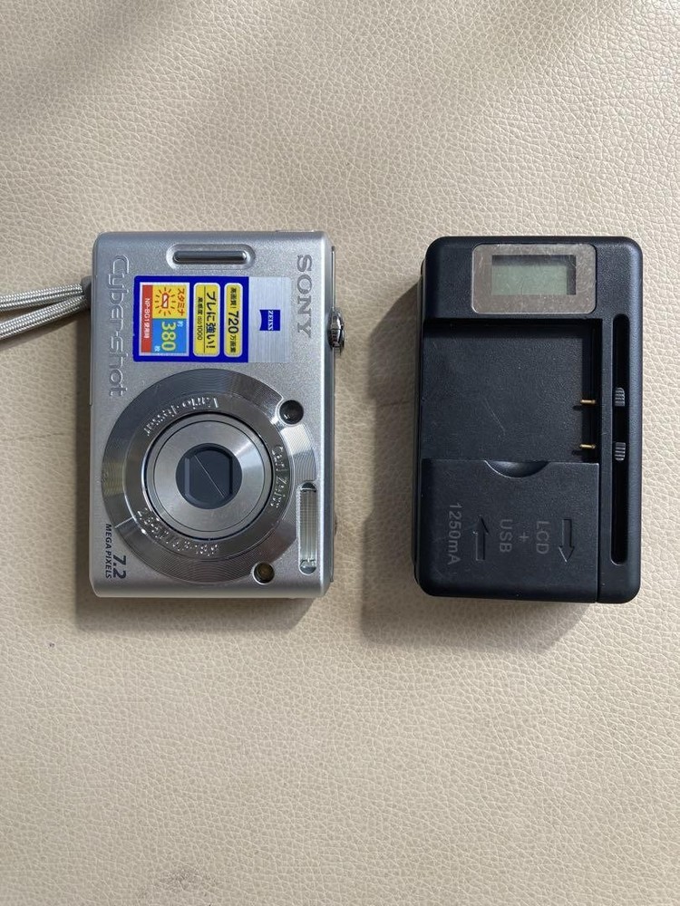 Sony Cyber-Shot DSC-W35 Compact Digital Camera Used Excellent Condition