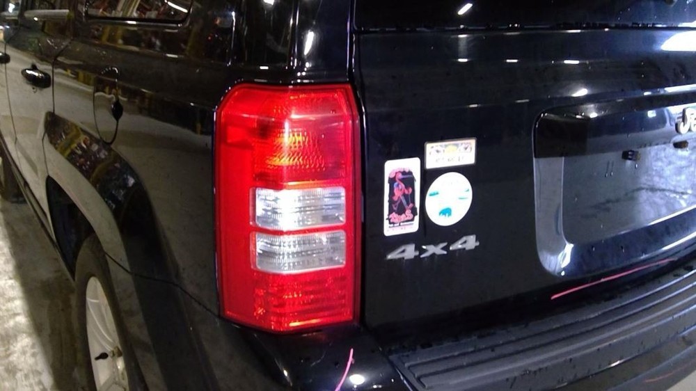 08-17 Jeep Patriot Left Tail Light Replacement 1419548