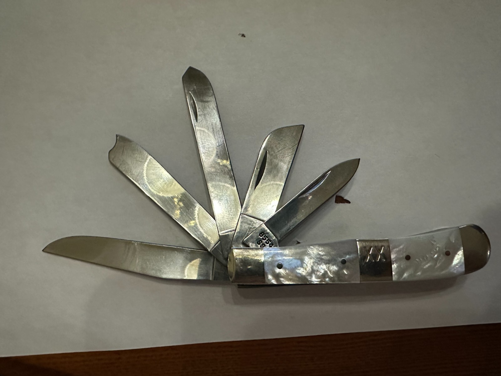 CASE XX BEAST MOTHER OF PEARL-8554SSM  DISCONTINUED 1 OF 1000. 5 BLADE