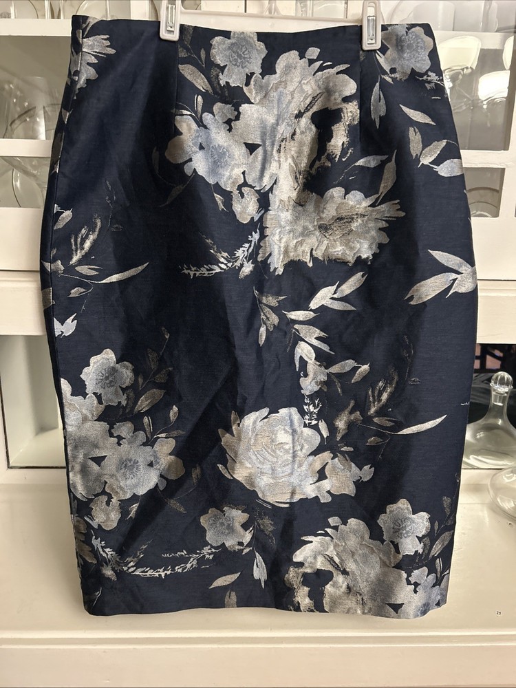 Ralph Lauren Purple Label Women’s Blue Floral Skirt, Silk Embossed Waist 31￼