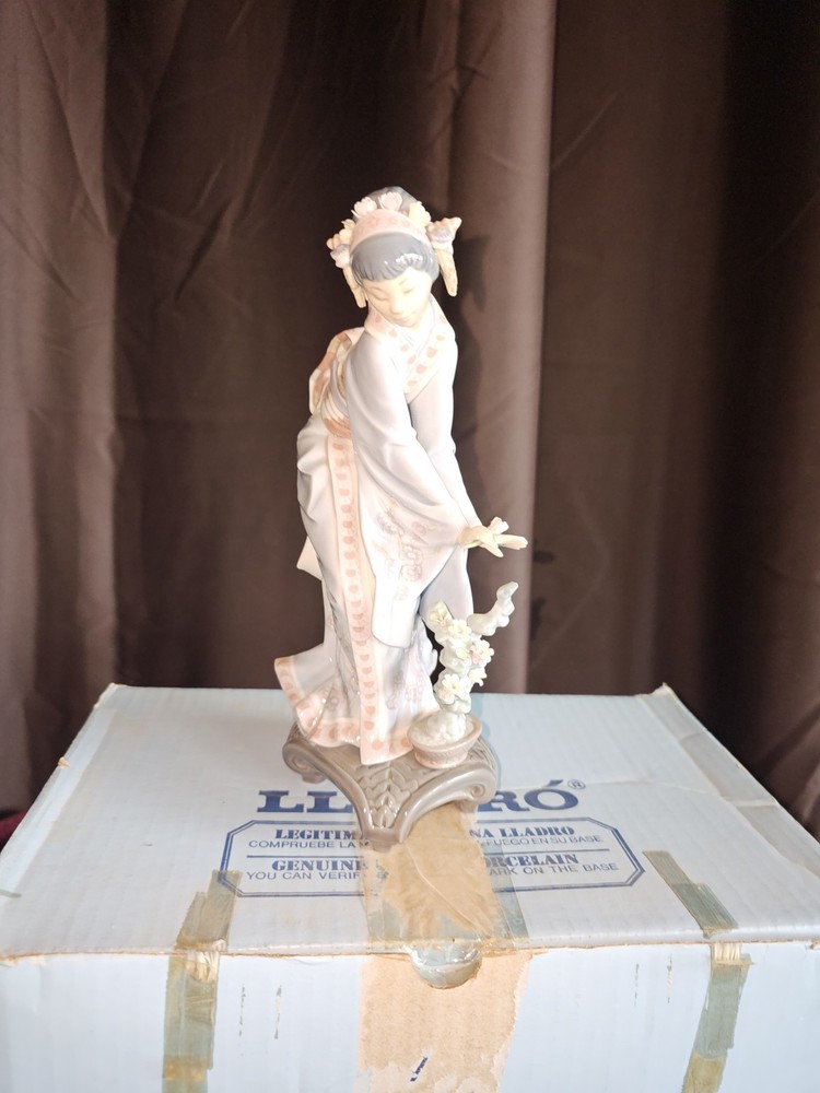 Lladró Japonesita 1449 retired figurine MINT condition with original box