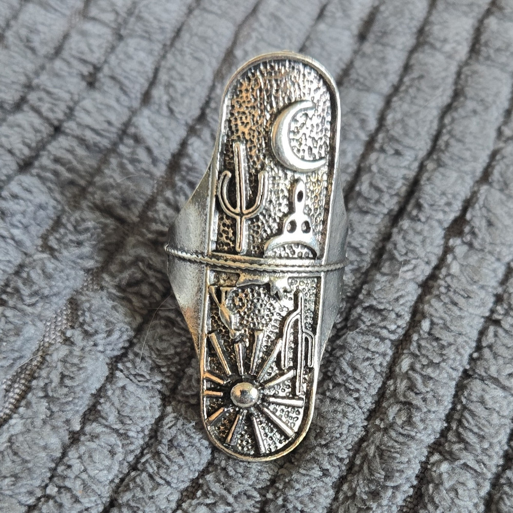 Silver Tone Band Ring Metal Western Desert Scene Asymmetrical Size 7