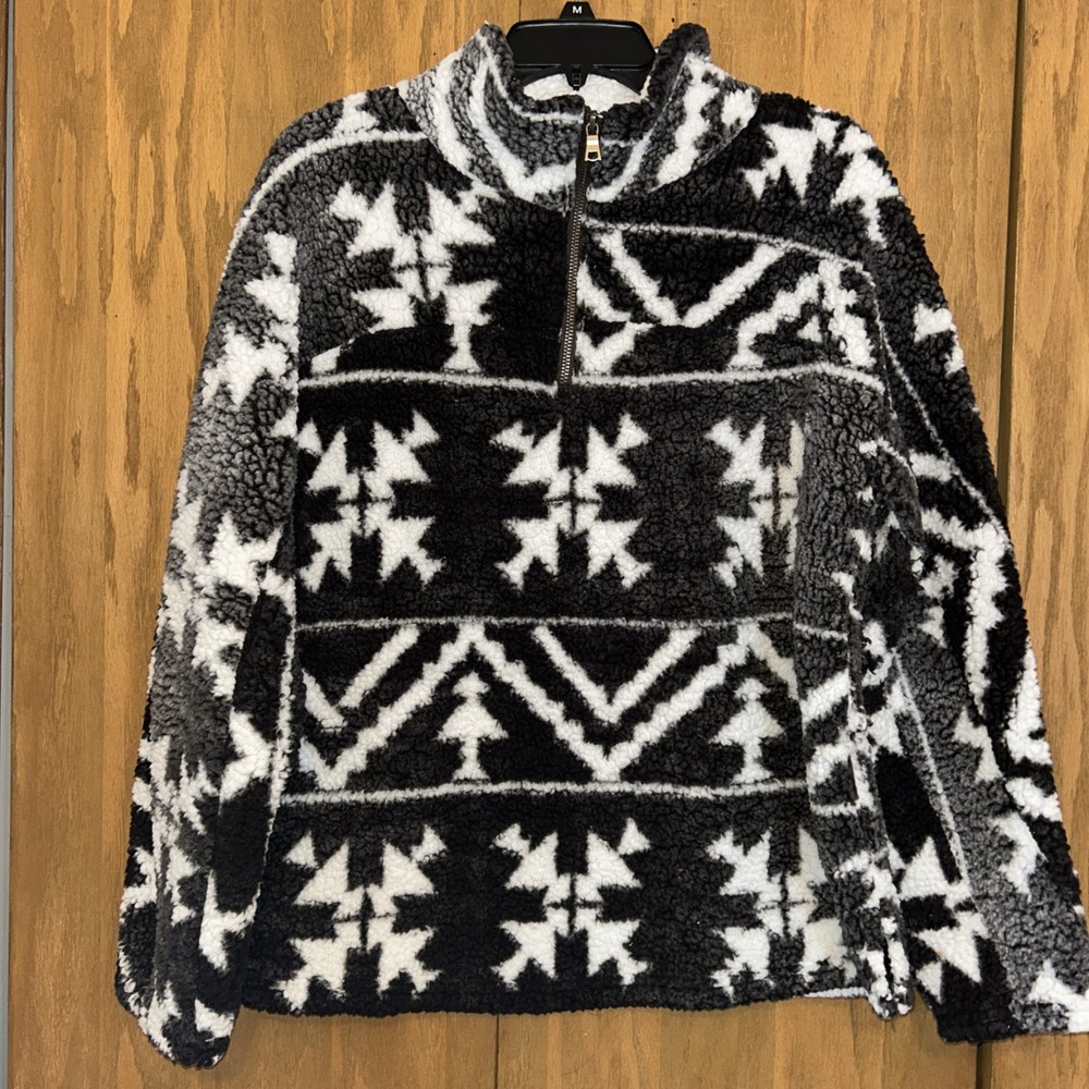 Women's XL Black & White Cozy Fleece Pullover for Winter Comfort