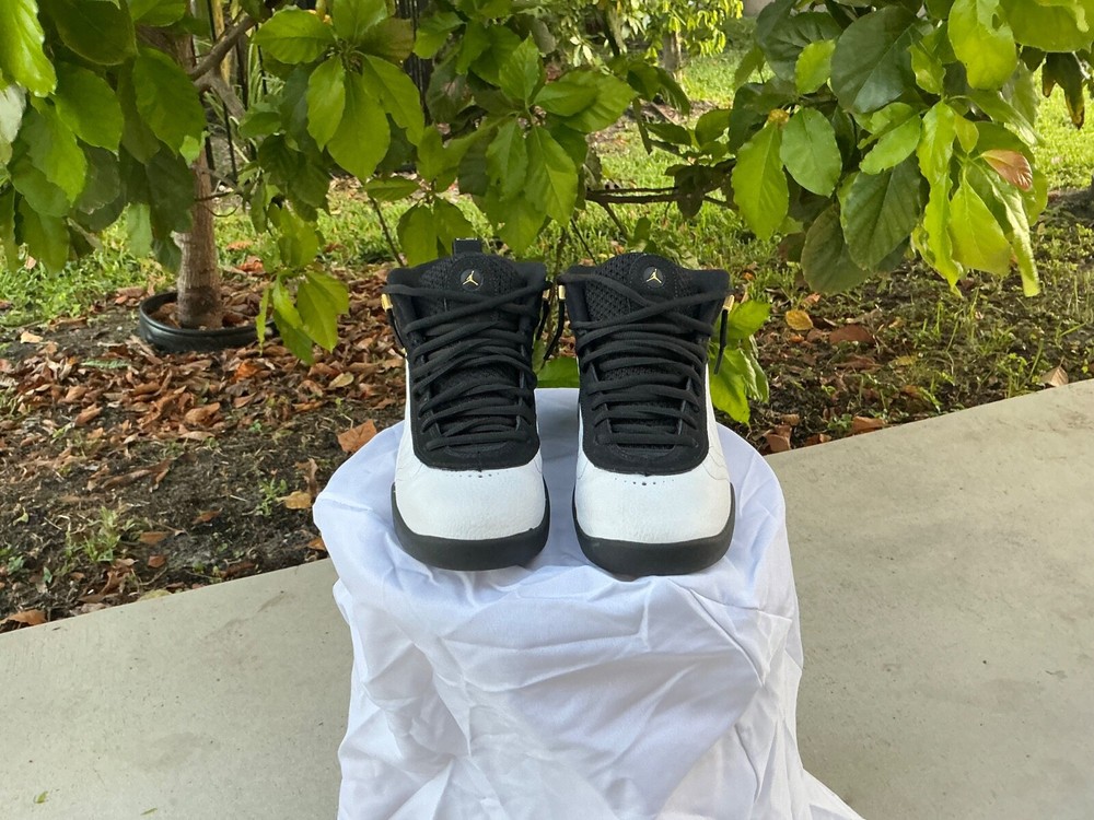 Jordan Jumpman Pro (Gold Metallic Pro). Black, White, and Ivory.  Size: 7Y