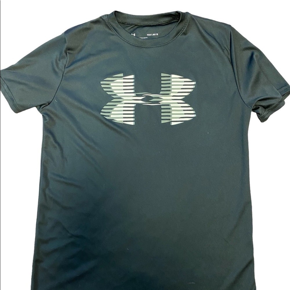 Under Armour youth XL short sleeve loose fit heat gear black T-shirt